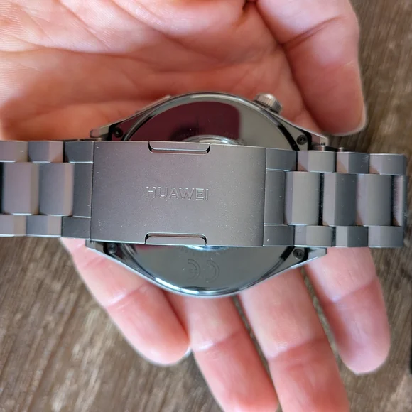 Huawei Watch GT 3 Pro Titanium Smartwatch – 46mm – Sapphire Glass – NEW - Picture 4 of 5